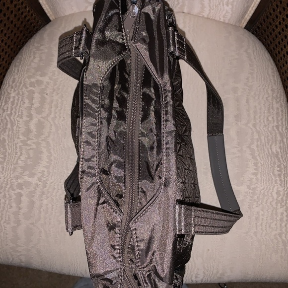 Lug Scuttle RFID Tote - Picture 9 of 12